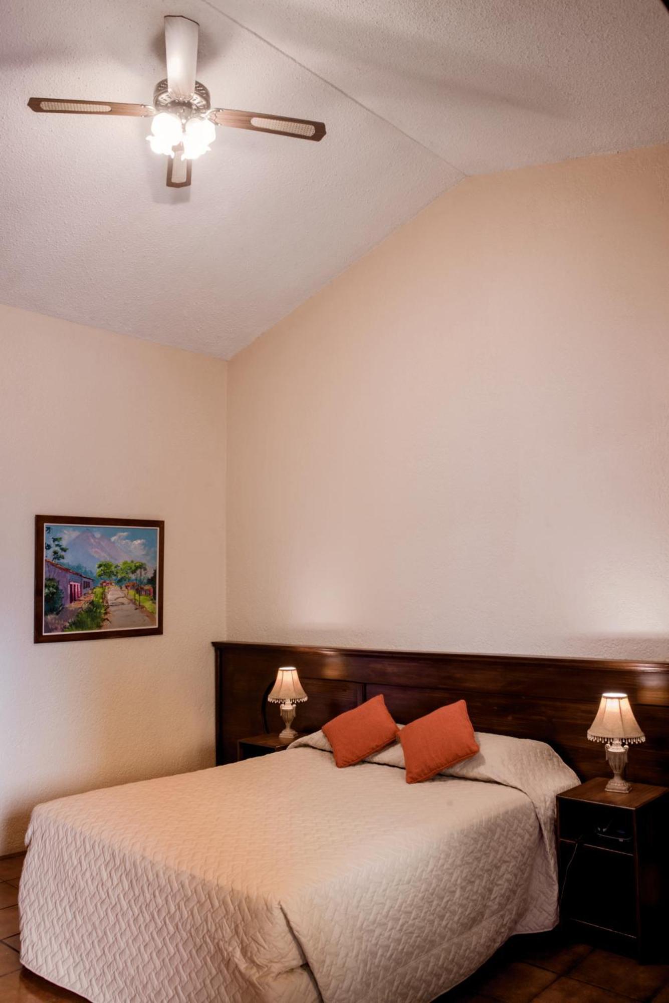 Hotel Villa Espanola Гватемала Экстерьер фото